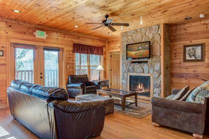 mountain View Lodge 8 BR Hot tub Pool table theater Room Sleeps 24
